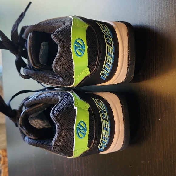 NEW Heelys - Picture 2 of 5